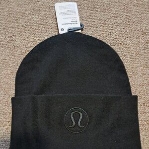 NWT Lululemon Warm Revelation Beanie S/M